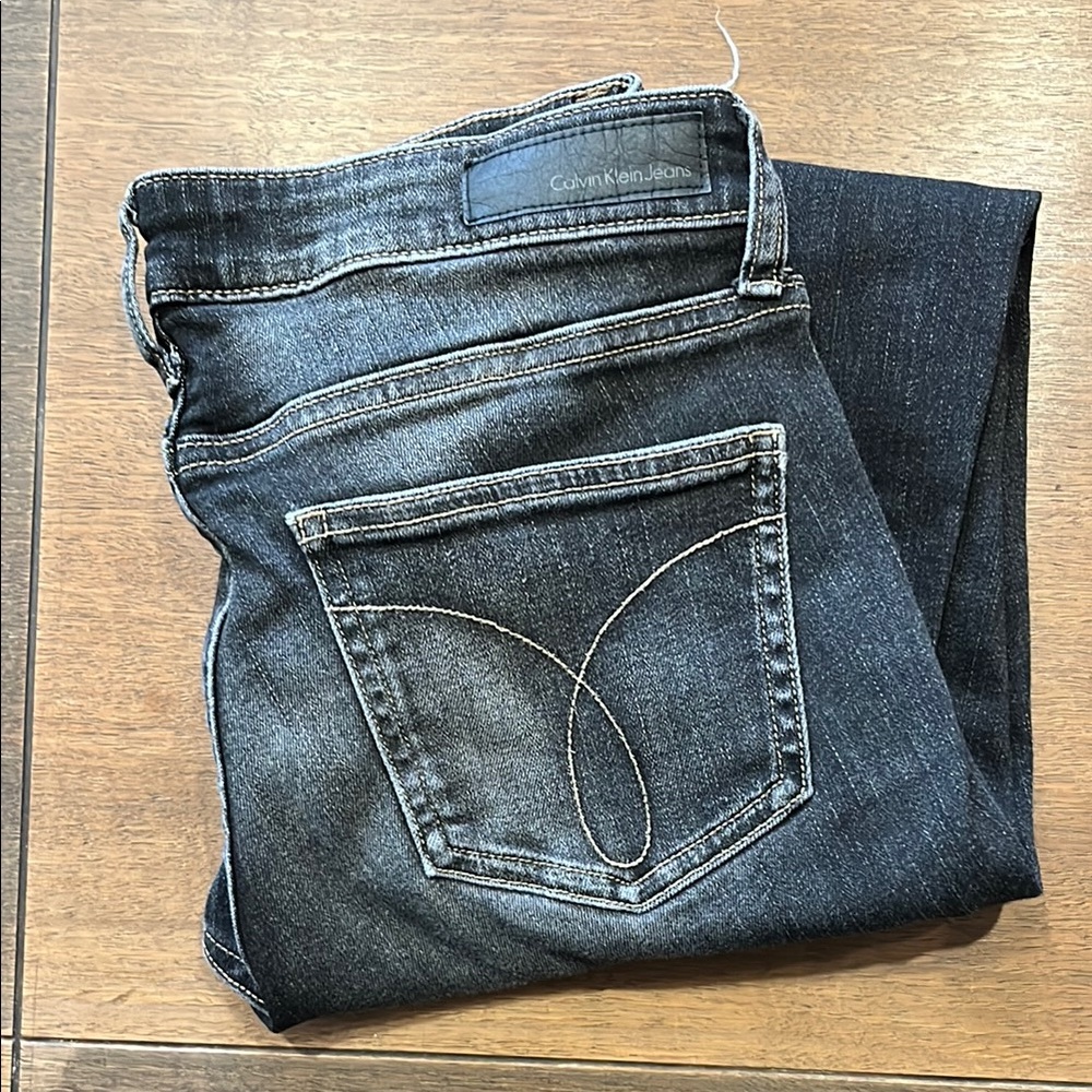 EUC Calvin Klein Ankle Skinny Black Dark Wash Jeans, size 4